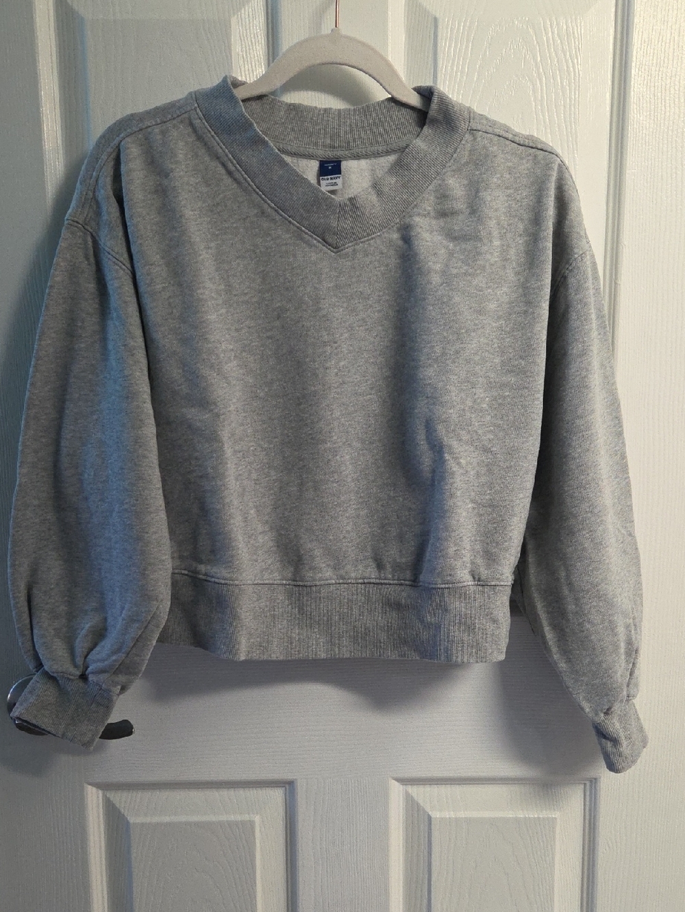 Old Navy Light Gray V-Neck Cropped Sweatshirt